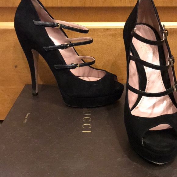 Gucci Shoes - ❗️Gucci Black Peek a boo Pump